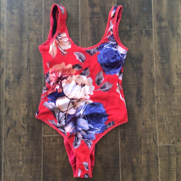 little pieces Tops - Floral Bodysuit